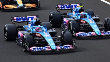 Fernando Alonso y Esteban Ocon, con el Alpine en Hungría.