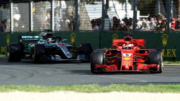Hamilton (Mercedes) y Vettel (Ferrari) en el GP de Australia de F1 2018.