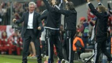 Heynckes, celebrando uno de los goles al Bar&ccedil;a en la ida.