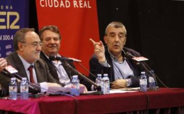 El derbi europeo, Atlético-Real Madrid, fue el tema principal del Encuentro con los Ases. Alfredo Relaño, Juan Mora, Tomás Roncero y Manolete, los protagonistas del debate.