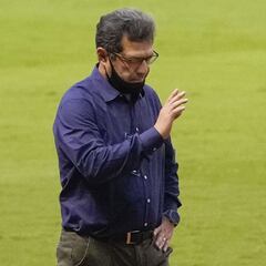 Hugo Pérez critica que no haya VAR en Concacaf tras dudoso penal