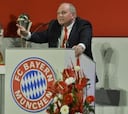 Hoeness decepciona a Merkel, pero asegura que no dimitirá