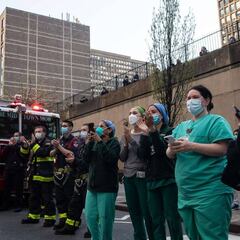 Coronavirus: New York deaths fall for second consecutive day