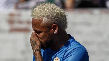 Brazilian football star Neymar reacts as he plays in a five-a-side football tournament for his charity Neymar Junior Project Institute, in Praia Grande, Sao Paulo, Brazil, on July 13, 2019. (Photo by Miguel SCHINCARIOL / AFP)
