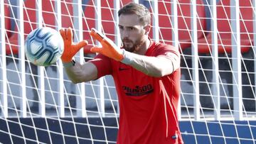 Oblak, en un entrenamiento con el Atl&eacute;tico de Madrid.