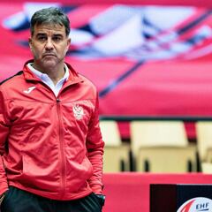 Rusia despide de manera fulminante a Ambros Martín