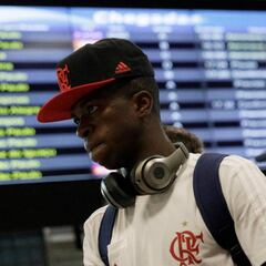 Vinicius viaja a Madrid para conocer el club y verá el Clásico
