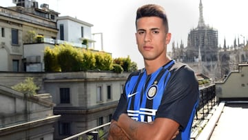 Cancelo, en Mil&aacute;n con la camiseta del Inter.