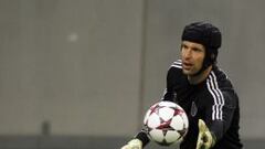 Cech: el antipenal que jugará por el puesto con Ospina