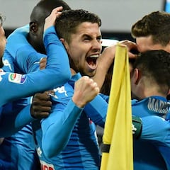 Callejón lidera la gran remontada del Nápoles