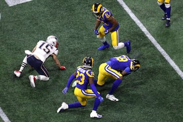 Corey Littleton fue el encargado de hacer la primera intercepción del partido. Se quedó con un envío de Tom Brady que iba en dirección de Chris Hogan