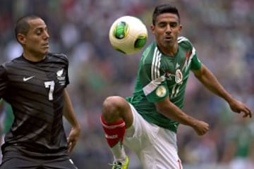 Con apenas cinco goles en Primera División, Miguel Herrera convocó a Jesús Alonso Escoboza para el repechaje rumbo al Mundial 2014, donde vio acción en ambos partidos. 