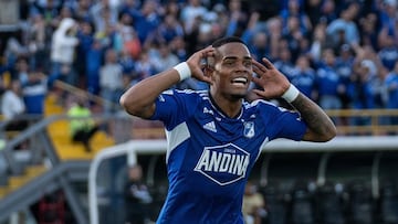 Edgar Guerra jugando con Millonarios ante Medellín.