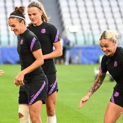 Melanie Serrano cuelga las botas fuera del terreno de juego