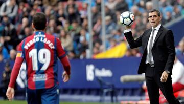 Muñiz, durante un partido del Levante.