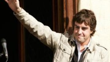 <b>DE AZUL.</b> Alonso volverá a sacar el color azul del cajón.