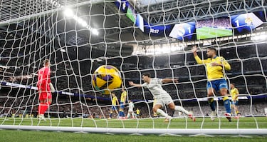 El jugador del Real Madrid, Brahim, marca el 2-1 a Las Palmas.