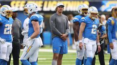Why isn't Justin Herbert playing for the Chargers against the Rams? Los Angeles QB's injury status