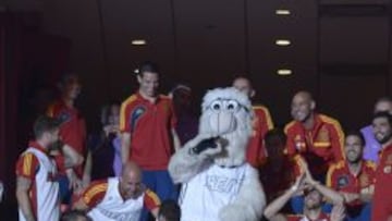 Reina huye de la mascota de los Heat.