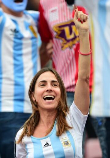 Colores y buen ambiente en el Nacional