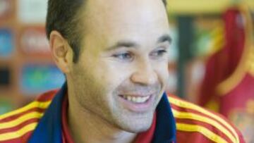 21/06/2012  SELECCION ESPA&bdquo;OLA ENTREVISTA ANDRES INIESTA EN GNIEWINO  POLONIA