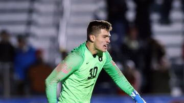 El portero estadounidense-salvadoreño firmó su primer contrato como jugador profesional en la MLS. El jueves viajará a Los Angeles para su presentación.
