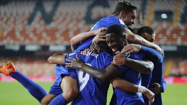 Ángel ya estaba y Djené debe reciclarse