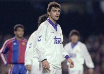 Manolo Sanchis | Real Madrid: Titular y capitán de los 'merengues'. Entre 1983 y el 2001 fue emblema del cuadro que lo formó. Ganó ocho Ligas, dos Copas del Rey, cinco Supercopas, una Copa Intercontinental, dos Champions League y dos Copas UEFA.