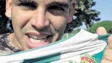 <b>QUIERE HINCARLE EL DIENTE. </b>Bezares, jugador procedente del Sevilla, saldrá a morder.