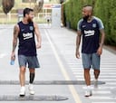 La alegre bienvenida de Messi y el plantel de Barcelona a Vidal