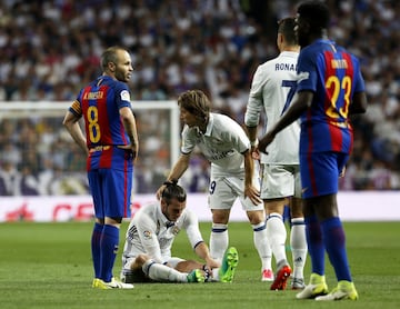 Se lesionó dos veces. En la primera se perdió dos partidos por problemas en el sóleo derecho y la segunda, ante el Barcelona, se lesionó el sóleo izquierdo y no jugó durante ocho encuentros.