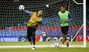 Keylor Navas y Varane.