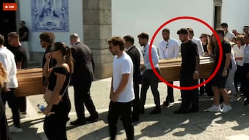 La devastadora imagen de Rubén Neves con el féretro de Diogo Jota 10 horas después de su eliminación