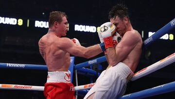 Canelo Alvarez golpe a Callum Smith.