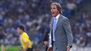 Guillermo Almada arremete contra reportero tras derrota ante Rayados