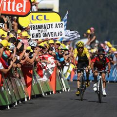 Froome tightens grip on third Tour de France triumph