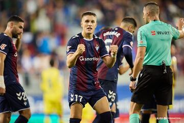 El extremo del equipo armero es otro jugador reconvertido a lateral y fue el autor del gol de la victoria del Eibar ante el Cádiz.