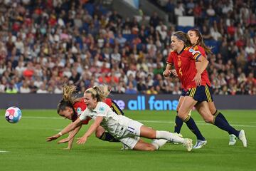 Ona Batlle y Lauren Hemp.