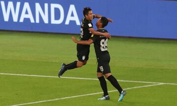 Soccer Football - FIFA Club World Cup Third Place Match - Al Jazira vs CF Pachuca - Zayed Sports City Stadium, Abu Dhabi, United Arab Emirates - December 16, 2017   Pachuca's Roberto Carlos de la Rosa celebrates scoring their third goal with Erick Sanchez