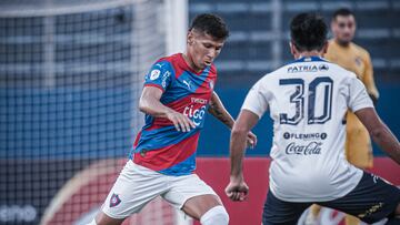 Rafael Carrascal en un partido de Cerro Porteño.