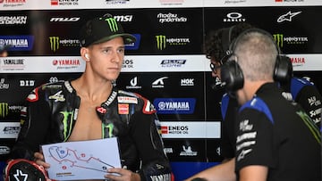 Fabio Quartararo en el box Yamaha.