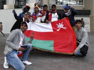 Seguidores del Real Madrid y Barcelona.