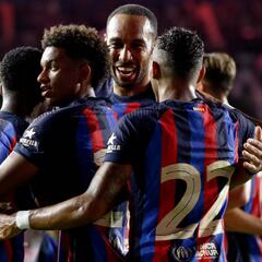 Al Barça le sobra pólvora