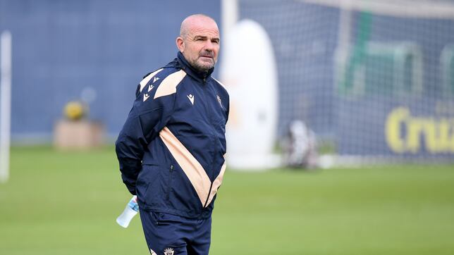 Paco López: “Jamás criticaría la idea de un técnico por muy distinta que sea a la mía”
