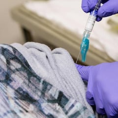 Cinco voluntarios de la vacuna de Moderna y Pfizer tienen efectos secundarios