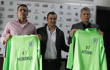 El brasileño Paulo Autuori fue presentado de manera oficial como nuevo director técnico de Atlético Nacional. Su debut será este fin de semana ante Leones, buscando sellar la clasificación a los playoffs de la Liga Águila II-2018.