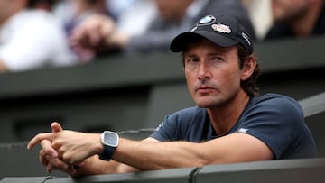 Wimbledon (United Kingdom), 05/07/2024.- Juan Carlos Ferrero, former French Open champion and coach of Carlos Alcaraz of Spain, looks as Alcaraz plays Frances Tiafoe of the USA in the Men's 3rd round at the Wimbledon Championships, Wimbledon, Britain, 05 July 2024. (Tenis, Abierto, Francia, España, Reino Unido) EFE/EPA/ADAM VAUGHAN EDITORIAL USE ONLY