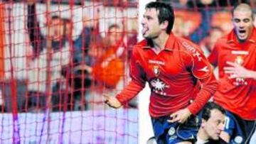 <b>GOL AL VALENCIA. </b>Miguel Flaño celebra uno de los tres tantos que marcó la pasada temporada con la camiseta de Osasuna en Liga.