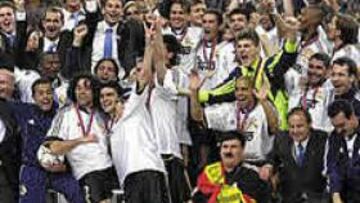 <b>DOMINIO</b>. Alegría de los madridistas al conseguir la octava Copa de Europa.