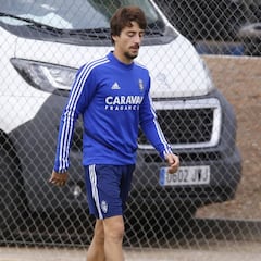 Delmás tampoco se entrena y Víctor podría cambiar el sistema